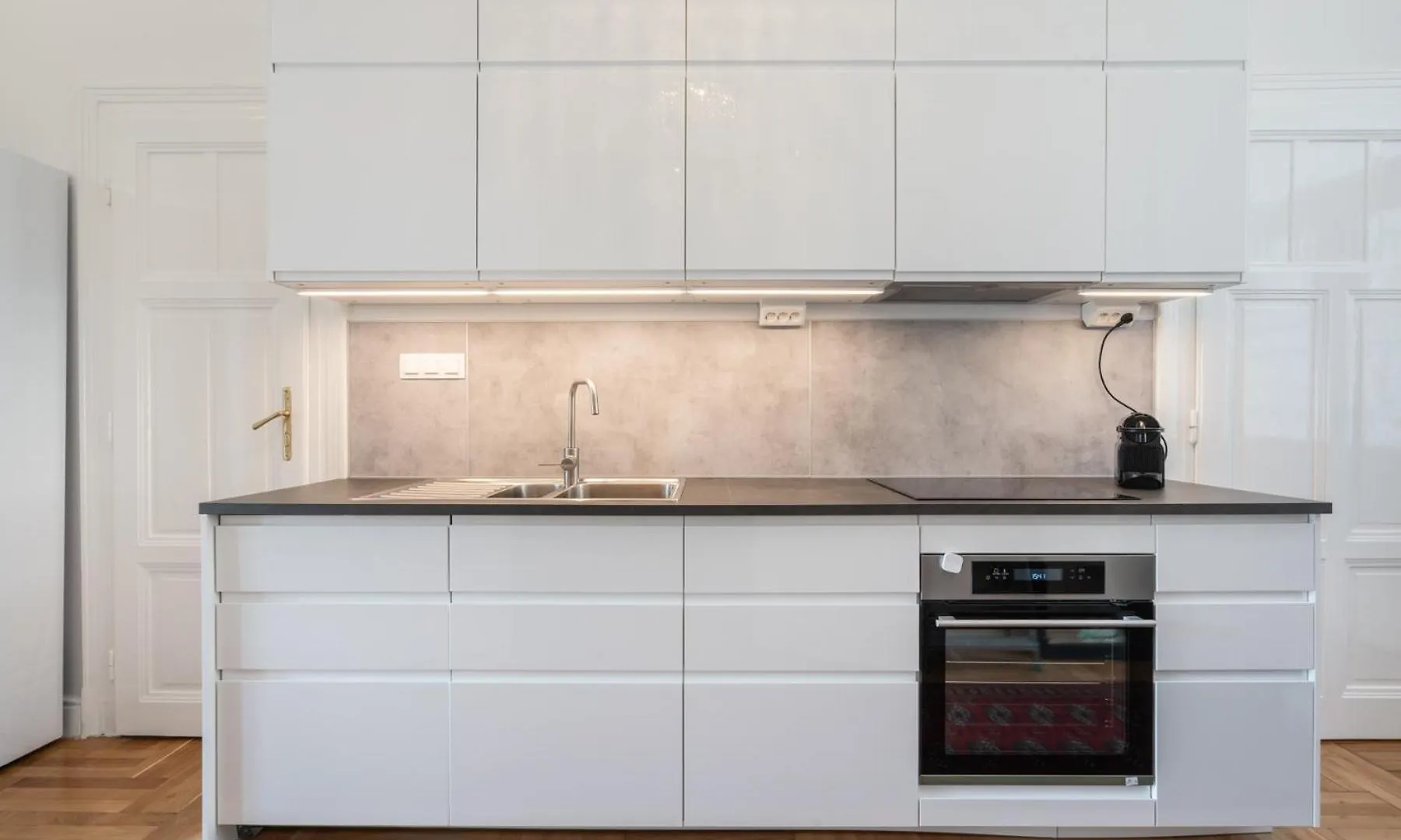 3 Bedroom Classical Apartment With A Modern Touch 2Unit Budapest Hungary
