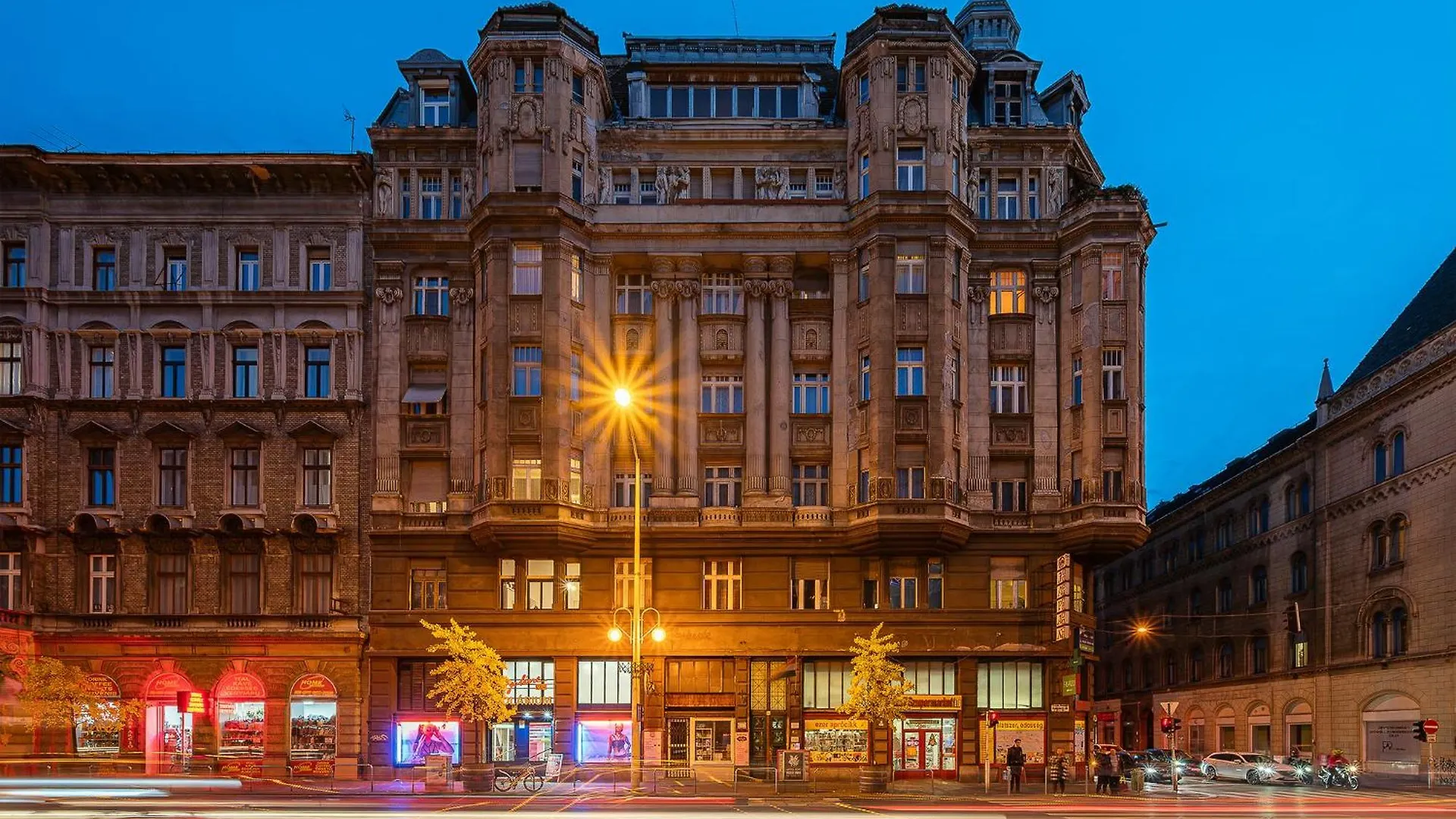 3 Bedroom Classical Apartment With A Modern Touch 2Unit location