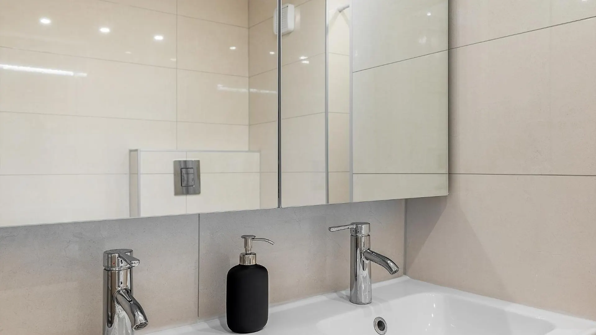 3 Bedroom Classical Apartment With A Modern Touch 2Unit Budapest