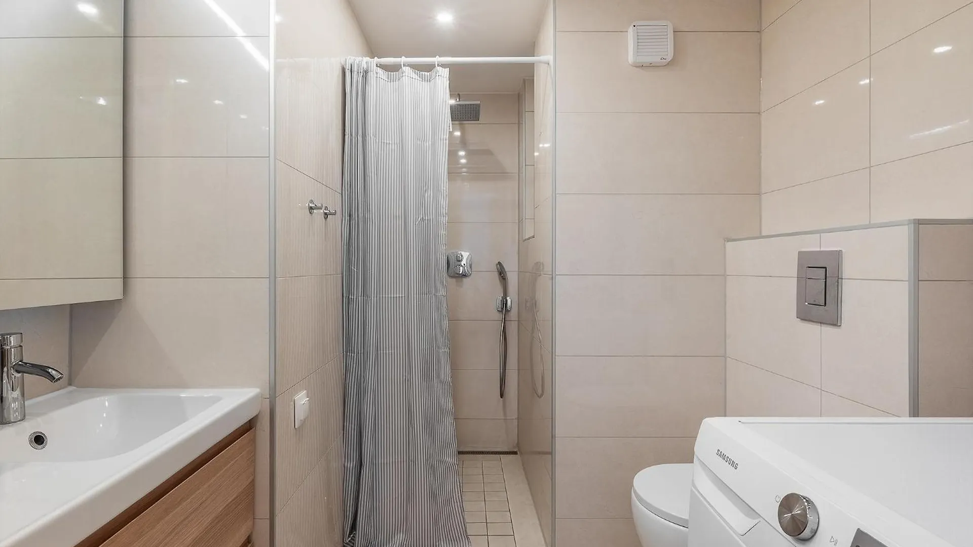 3 Bedroom Classical Apartment With A Modern Touch 2Unit Budapest